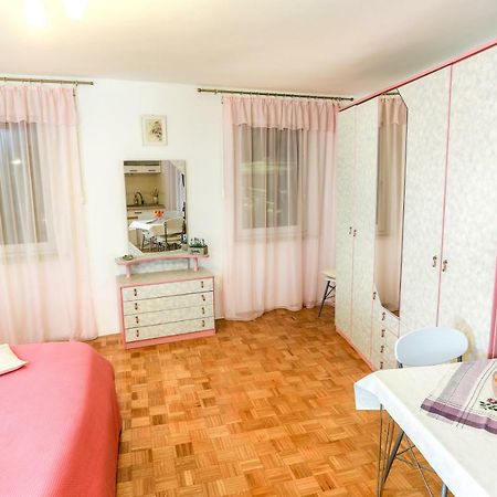 Apartments Pyros Piran Bagian luar foto