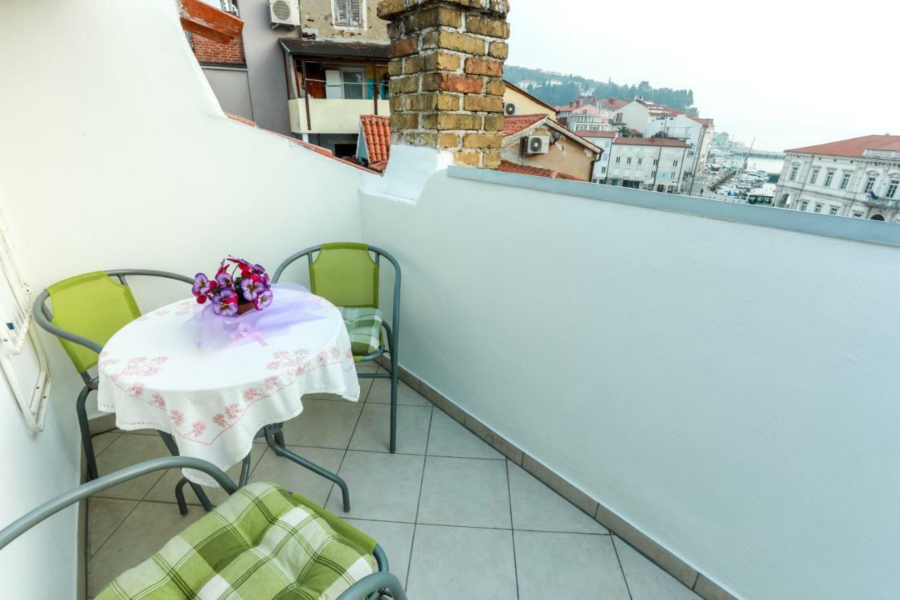 Apartments Pyros Piran Bagian luar foto